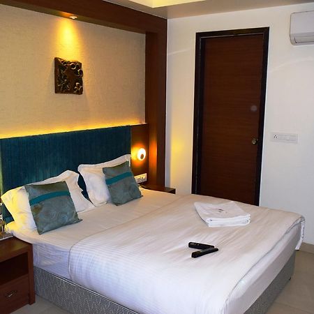 Hotel Chandragupta Удджайн Экстерьер фото