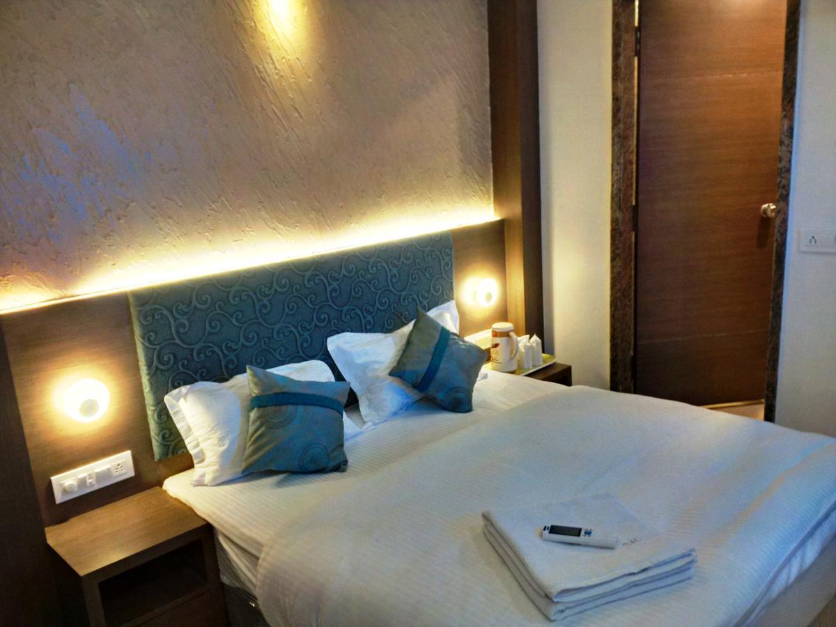 Hotel Chandragupta Удджайн Экстерьер фото