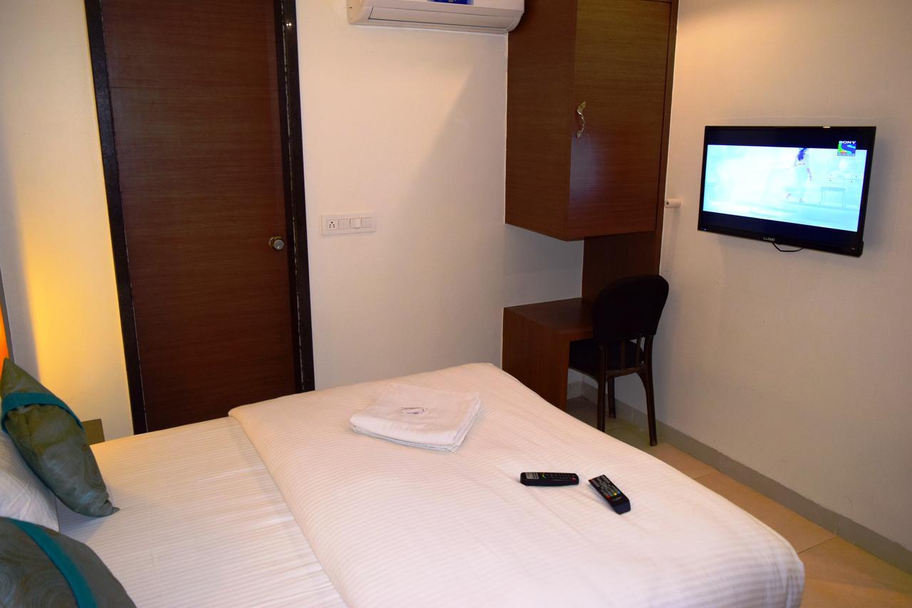 Hotel Chandragupta Удджайн Экстерьер фото