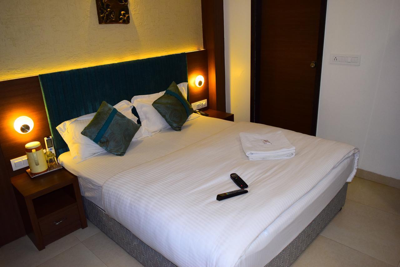 Hotel Chandragupta Удджайн Экстерьер фото